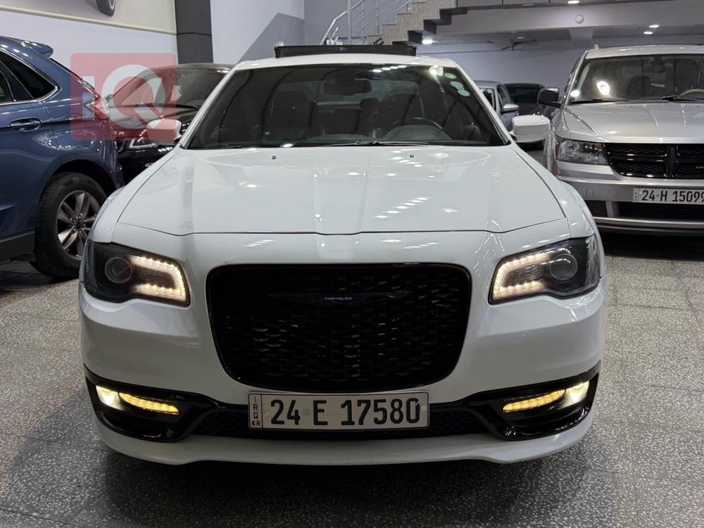 کرایسلەر 300